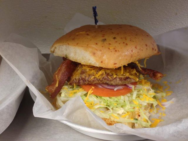 Daddio's Burger Calde Ave Beaumont