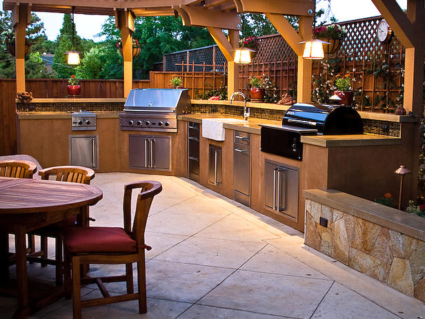 Outdoor Kitchen Golden Triangle